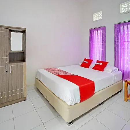 Отель Oyo 90860 Tunjung Sari 8